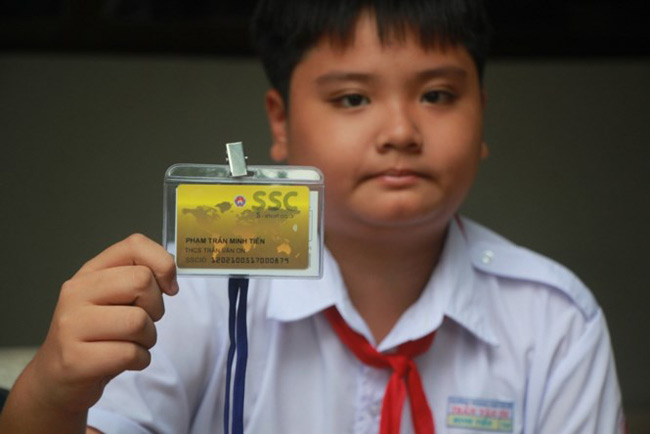 Trường học điểm danh bằng thẻ, học sinh hào hứng - 7