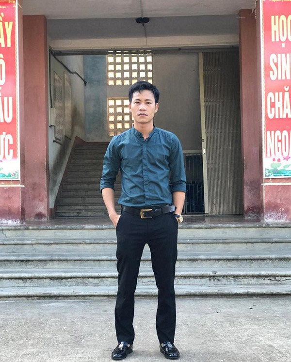 Lương thấp, thầy giáo bỏ biên chế đi làm thợ xăm - 2