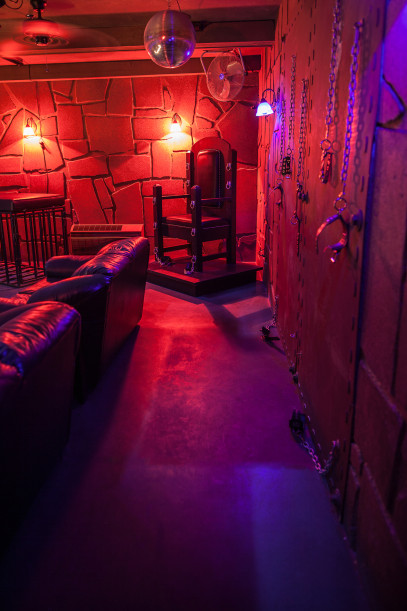 Hé lộ cuộc sống trong “trang trại tình dục” hợp pháp ở Mỹ - 3