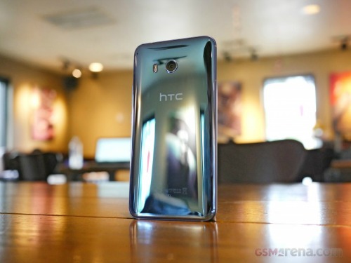 HTC U11 Plus sẽ có màn hình 6 inch, không viền màn hình - 1
