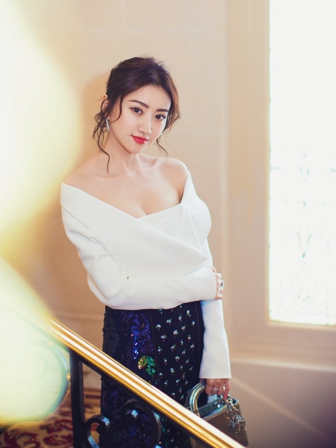 4 mỹ nữ nói không với scandal: Người gia thế hiển hách, kẻ sự nghiệp lên như diều gặp gió - 6