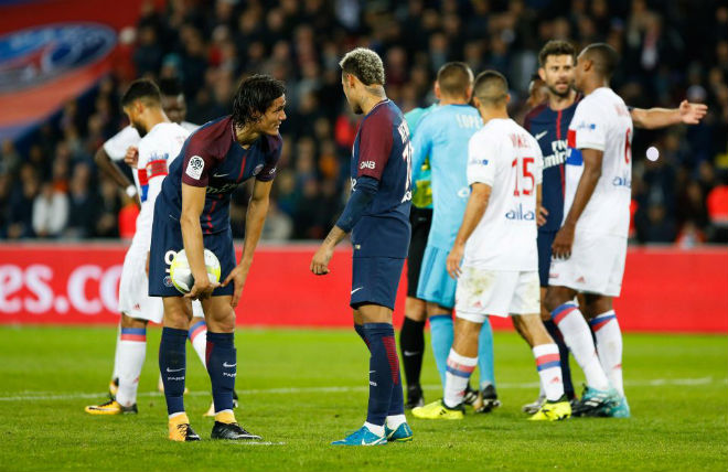 Thuyết âm mưu: PSG “dằn mặt” Neymar vì tranh penalty với Cavani - 2