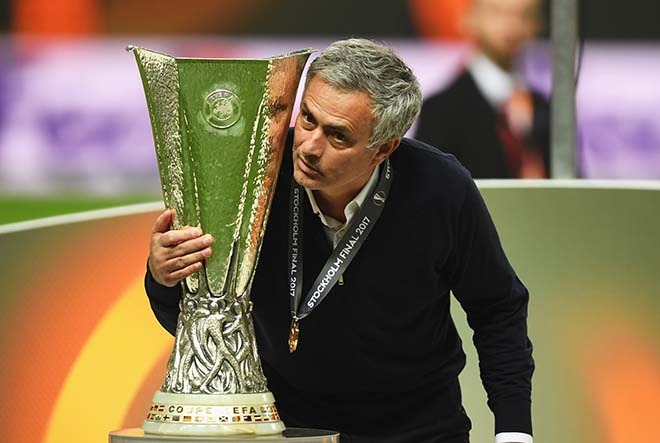 Mourinho “trêu” Chelsea: Xóa lời nguyền 10 năm, mơ đoạt cúp C1 cùng MU - 3