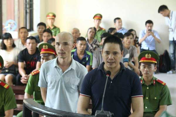 Hoãn phiên tòa xử người nhắn tin đe dọa Chủ tịch tỉnh Bắc Ninh - 1