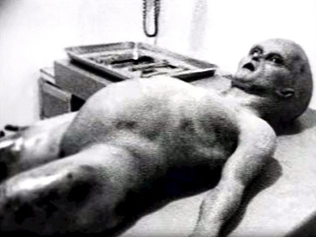 Hé lộ sự thật về bí ẩn “người ngoài hành tinh” Roswell nổi tiếng - 2