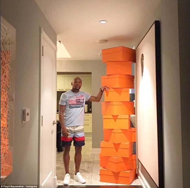 "Đốt tiền" như máy: 1 tháng Mayweather - McGregor nửa tỷ đô bốc hơi? - 5