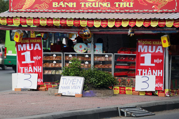 Thực hư bánh trung thu mua 1 tặng 3, 4 - 6