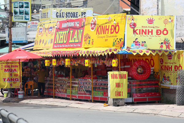 Thực hư bánh trung thu mua 1 tặng 3, 4 - 7