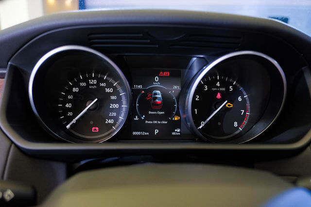 Land Rover Discovery 2018 về Việt Nam với giá 4 tỷ đồng - 7