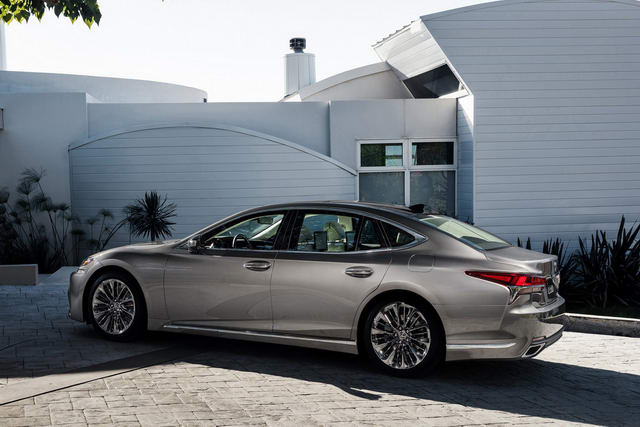 Lexus LS500 2018 có giá khởi điểm 1,7 tỷ đồng - 2