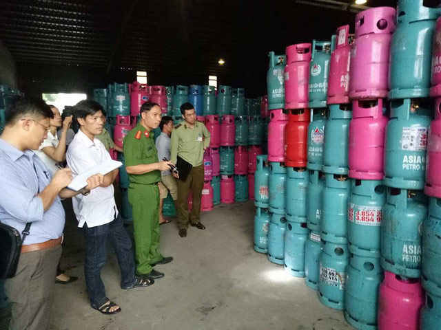 Lật tẩy chiêu trò kinh doanh “gas bẩn” từ kho bí mật lưu giữ 5 vạn vỏ bình - 3