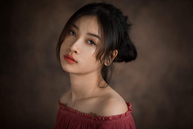 “Hot girl chăn gà” bỗng nổi như cồn vì quá xinh đẹp - 9