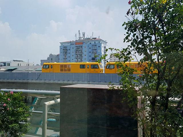 Xem tàu 30m lăn bánh trên đường sắt Cát Linh - Hà Đông