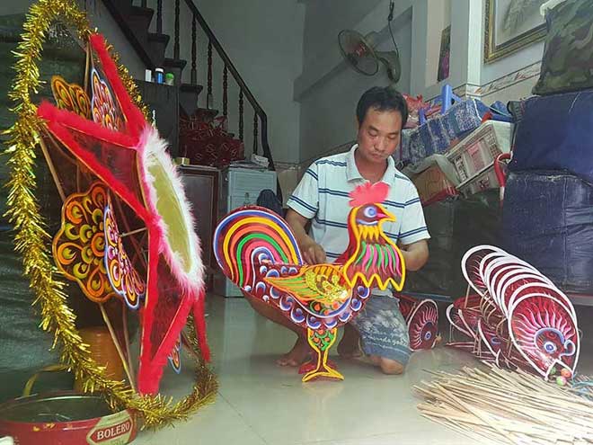 Xóm lồng đèn điện sáng thâu đêm - 3