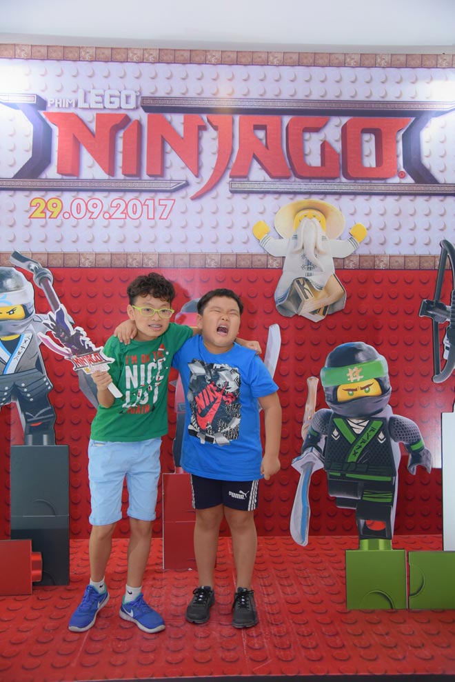 Hai quý tử nhà Xuân Bắc cùng loạt gia đình sao Việt đi xem phim - 2