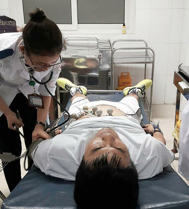 HLV Hữu Thắng lên tiếng vụ nhập viện vì đau tim - 1
