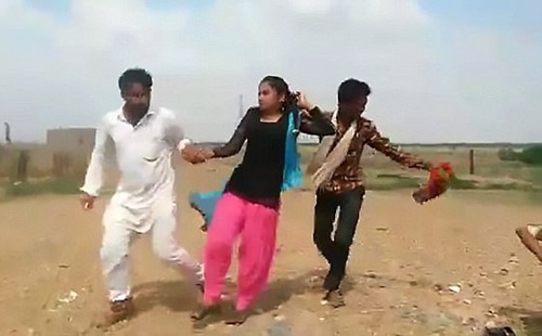 Sốc cảnh con rể tương lai đánh đập mẹ vợ để cướp dâu - 2