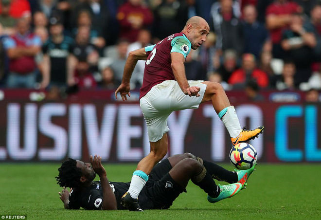 West Ham - Swansea: &#34;Phát đạn&#34; chí tử phút 90 - 1