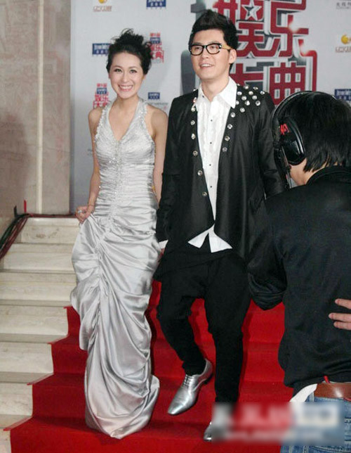 Mỹ nhân Cbiz khổ sở vì váy lượt thượt - 7