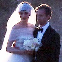 - Anna Hathaway đã bí mật cưới