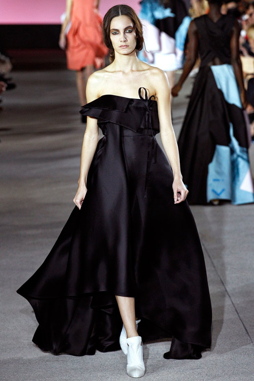 Dấu ấn văn hóa Nhật ở sàn catwalk Paris - 11