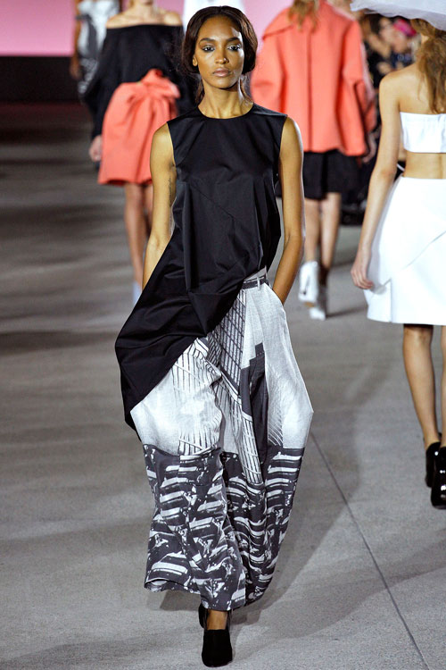 Dấu ấn văn hóa Nhật ở sàn catwalk Paris - 12