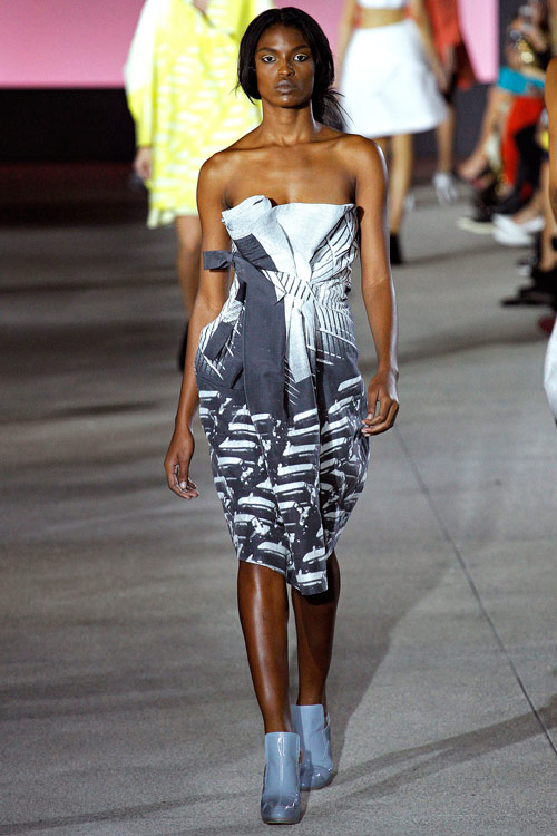 Dấu ấn văn hóa Nhật ở sàn catwalk Paris - 2