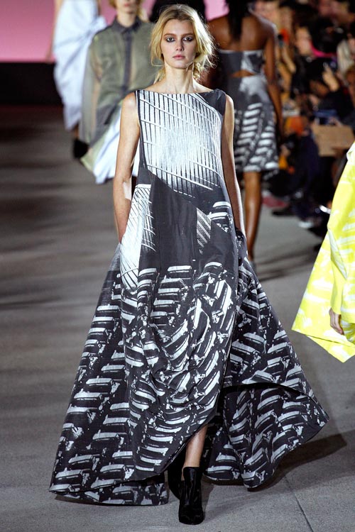 Dấu ấn văn hóa Nhật ở sàn catwalk Paris - 3