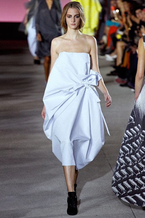 Dấu ấn văn hóa Nhật ở sàn catwalk Paris - 5