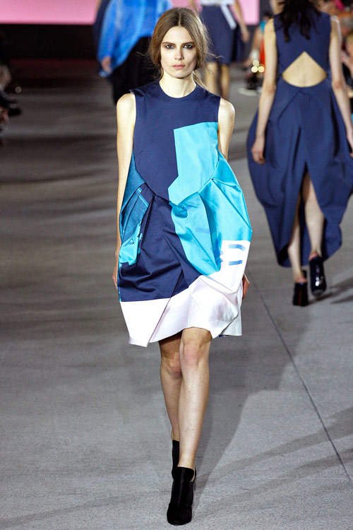 Dấu ấn văn hóa Nhật ở sàn catwalk Paris - 13