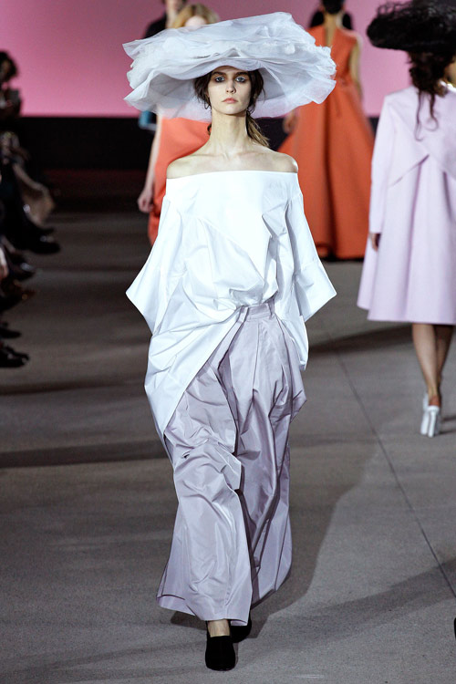 Dấu ấn văn hóa Nhật ở sàn catwalk Paris - 3