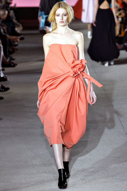 Dấu ấn văn hóa Nhật ở sàn catwalk Paris - 7