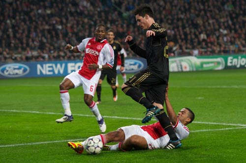 Cup C1 trước lượt 2: Đại gia dễ thở - 2