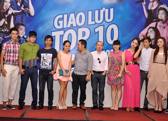 Hương Giang khoe lưng thon nữ tính - 20