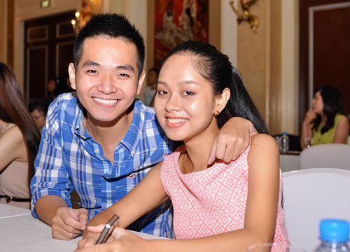 Hương Giang khoe lưng thon nữ tính - 13