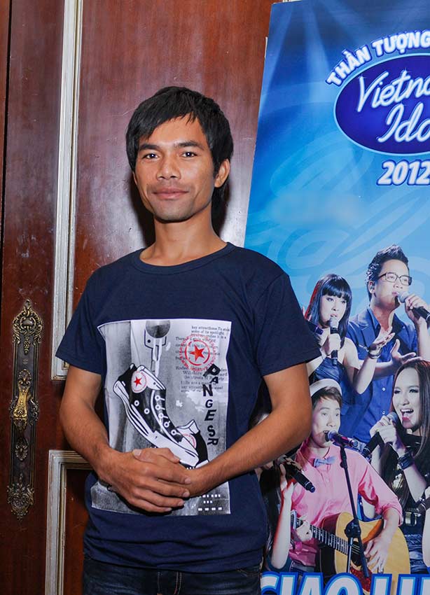 Hương Giang khoe lưng thon nữ tính - 19