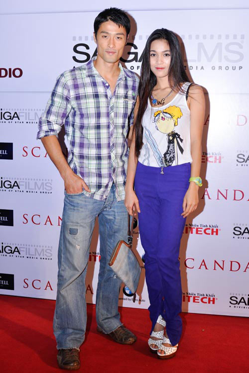 Bảo Anh rạng rỡ đi xem phim giữa tâm bão - 11