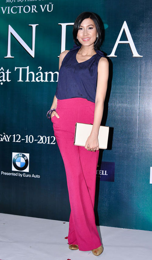 Bảo Anh rạng rỡ đi xem phim giữa tâm bão - 12