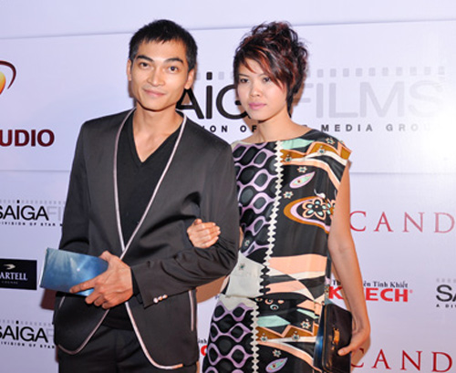 Bảo Anh rạng rỡ đi xem phim giữa tâm bão - 7