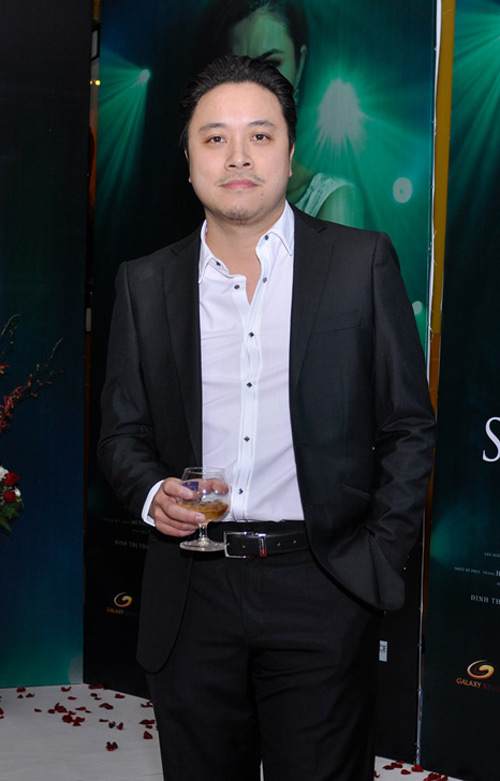 Bảo Anh rạng rỡ đi xem phim giữa tâm bão - 6