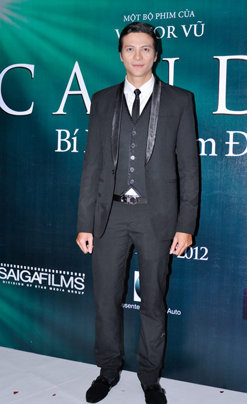 Bảo Anh rạng rỡ đi xem phim giữa tâm bão - 9