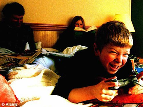 Chơi game thâu đêm, coi chừng tiểu đường! - 1