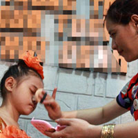 Tin tức trong ngày - Những giọt mồ hôi tại "lò" luyện siêu mẫu nhí