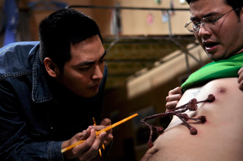 Lời nguyền huyết ngải lên sóng truyền hình - 2