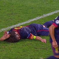 Bóng đá - Video: Puyol gặp chấn thương kinh hoàng