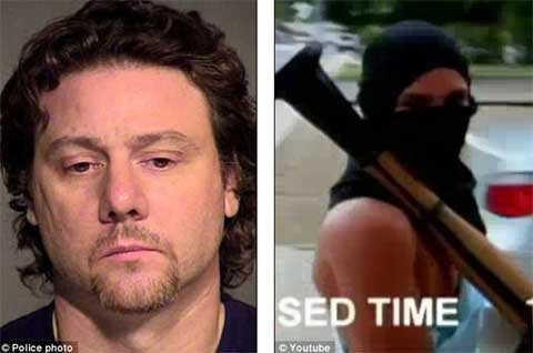 "Khủng bố" tung tăng trên đường phố Mỹ - 3