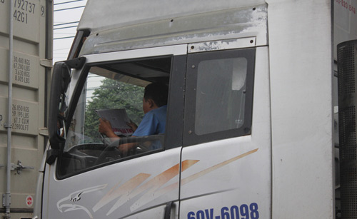 Kẹt xe 7 giờ liên tục trên xa lộ Hà Nội - 4