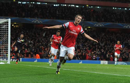 Ramsey ghi bàn: "Vận đen" xuất hiện? - 6