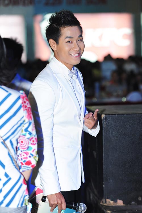 Tứ đại mỹ nhân đội mưa hát sung - 10