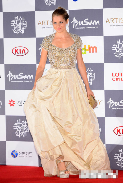 Lại "đau mắt" vì mỹ nhân tại LHP Busan - 11